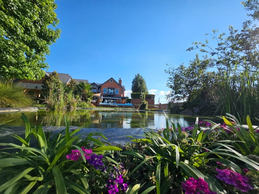 5 Bedroom Property for Sale in Grimbeeck Park North West